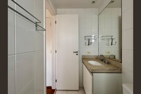 Apartamento à venda com 138m², 3 quartos e 2 vagas Apartamento à venda com 138m², 3 quartos e 2 vagasBanheiro Suíte 3