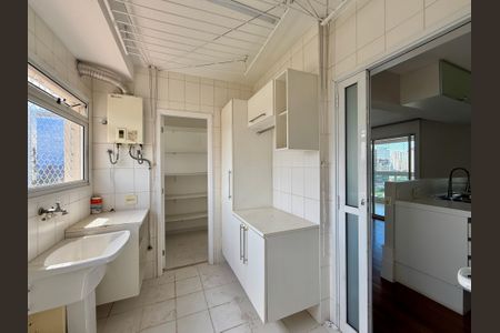 Apartamento à venda com 138m², 3 quartos e 2 vagas Apartamento à venda com 138m², 3 quartos e 2 vagasÁrea de Serviço