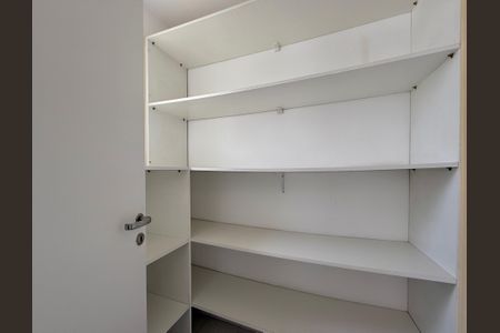 Apartamento à venda com 138m², 3 quartos e 2 vagas Apartamento à venda com 138m², 3 quartos e 2 vagasDespensa