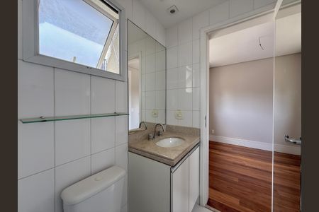 Apartamento à venda com 138m², 3 quartos e 2 vagas Apartamento à venda com 138m², 3 quartos e 2 vagasBanheiro Suíte 2