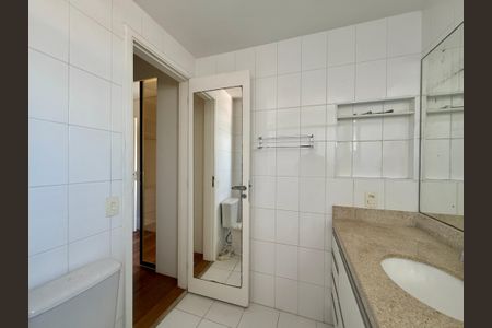 Apartamento à venda com 138m², 3 quartos e 2 vagas Apartamento à venda com 138m², 3 quartos e 2 vagasBanheiro Suíte 1