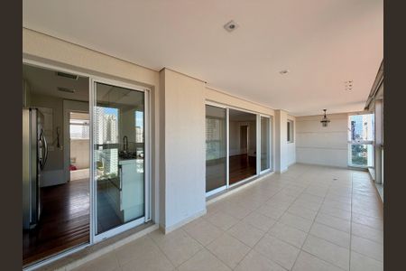 Apartamento à venda com 138m², 3 quartos e 2 vagas Apartamento à venda com 138m², 3 quartos e 2 vagasVaranda