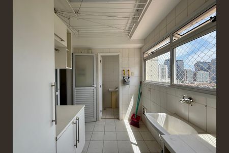 Apartamento à venda com 138m², 3 quartos e 2 vagas Apartamento à venda com 138m², 3 quartos e 2 vagasÁrea de Serviço