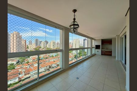Apartamento à venda com 138m², 3 quartos e 2 vagas Apartamento à venda com 138m², 3 quartos e 2 vagasVaranda