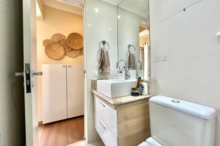 Apartamento à venda com 61m², 2 quartos e 1 vaga Apartamento à venda com 61m², 2 quartos e 1 vagaBanheiro Social