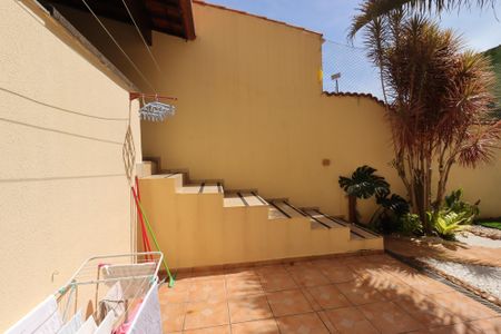 Casa à venda com 247m², 3 quartos e 5 vagasQuintal