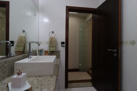 Casa à venda com 247m², 3 quartos e 5 vagasLavabo 1