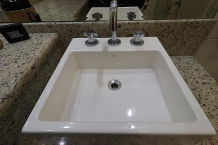 Casa à venda com 247m², 3 quartos e 5 vagasBanheiro da Suíte - Pia