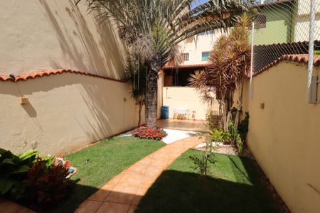 Casa à venda com 247m², 3 quartos e 5 vagasJardim