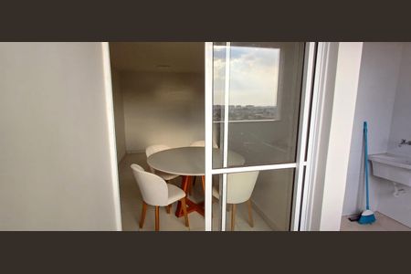 Apartamento para alugar com 58m², 2 quartos e 1 vaga Apartamento para alugar com 58m², 2 quartos e 1 vagaVaranda