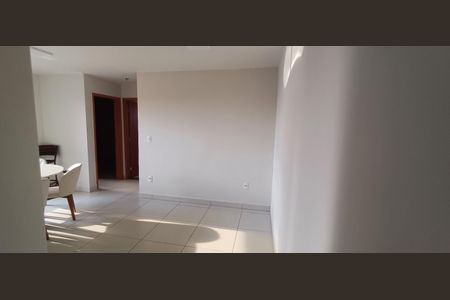 Sala de apartamento para alugar com 2 quartos, 58m² em Portal do Vale, Uberlândia