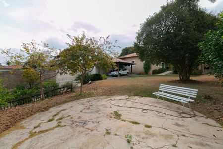 Casa para alugar com 350m², 4 quartos e 4 vagas Casa para alugar com 350m², 4 quartos e 4 vagasÁrea Externa