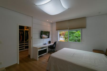 Casa para alugar com 350m², 4 quartos e 4 vagas Casa para alugar com 350m², 4 quartos e 4 vagasSuíte 2