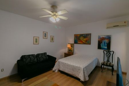 Casa para alugar com 350m², 4 quartos e 4 vagas Casa para alugar com 350m², 4 quartos e 4 vagasSuíte 3