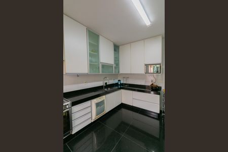 Casa para alugar com 350m², 4 quartos e 4 vagas Casa para alugar com 350m², 4 quartos e 4 vagasCozinha