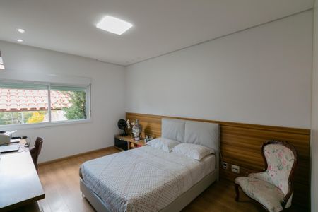 Casa para alugar com 350m², 4 quartos e 4 vagas Casa para alugar com 350m², 4 quartos e 4 vagasSuíte 1