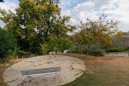 Casa para alugar com 350m², 4 quartos e 4 vagas Casa para alugar com 350m², 4 quartos e 4 vagasÁrea Externa