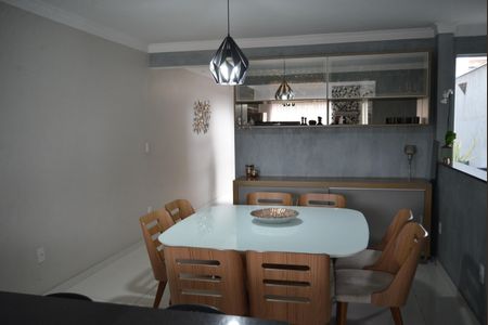 Casa à venda com 240m², 3 quartos e 5 vagasCopa