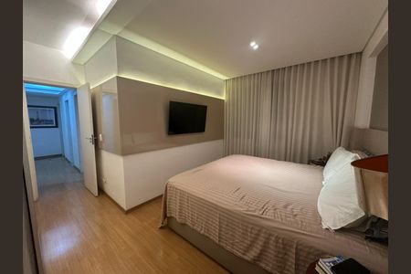 Apartamento à venda com 117m², 4 quartos e 3 vagas Apartamento à venda com 117m², 4 quartos e 3 vagasQuarto Suíte