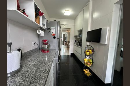 Apartamento à venda com 117m², 4 quartos e 3 vagas Apartamento à venda com 117m², 4 quartos e 3 vagasCozinha