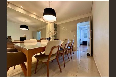 Apartamento à venda com 117m², 4 quartos e 3 vagas Apartamento à venda com 117m², 4 quartos e 3 vagasSala
