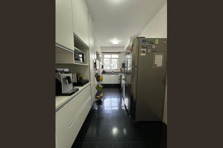 Apartamento à venda com 117m², 4 quartos e 3 vagas Apartamento à venda com 117m², 4 quartos e 3 vagasCozinha
