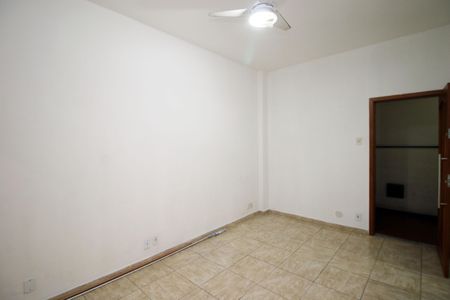 Sala de apartamento à venda com 1 quarto, 65m² em Olaria, Rio de Janeiro