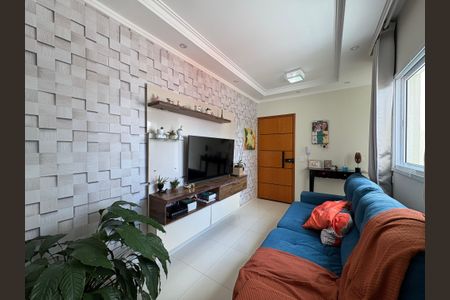 Sala de apartamento à venda com 2 quartos, 65m² em Vila Scarpelli, Santo André