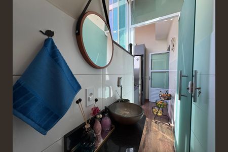 Apartamento à venda com 65m², 2 quartos e 1 vaga Apartamento à venda com 65m², 2 quartos e 1 vagaLavabo