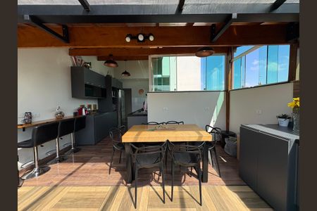 Apartamento à venda com 65m², 2 quartos e 1 vaga Apartamento à venda com 65m², 2 quartos e 1 vagaCobertura