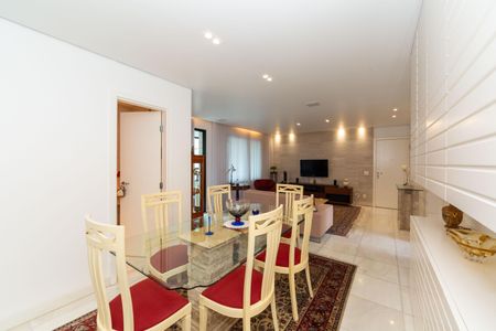 Apartamento à venda com 136m², 4 quartos e 3 vagas Apartamento à venda com 136m², 4 quartos e 3 vagasSala