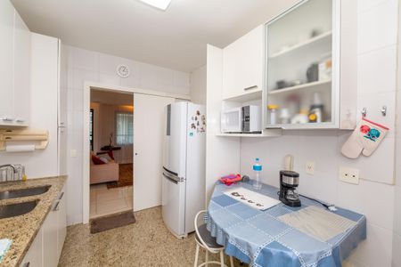 Apartamento à venda com 136m², 4 quartos e 3 vagas Apartamento à venda com 136m², 4 quartos e 3 vagasCozinha