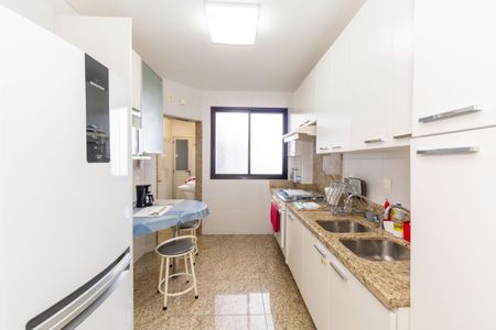 Apartamento à venda com 136m², 4 quartos e 3 vagas Apartamento à venda com 136m², 4 quartos e 3 vagasCozinha