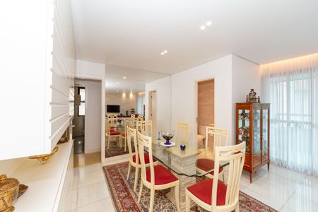 Apartamento à venda com 136m², 4 quartos e 3 vagas Apartamento à venda com 136m², 4 quartos e 3 vagasSala