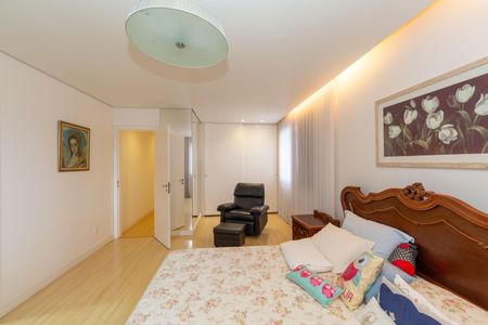 Apartamento à venda com 136m², 4 quartos e 3 vagas Apartamento à venda com 136m², 4 quartos e 3 vagasQuarto 3