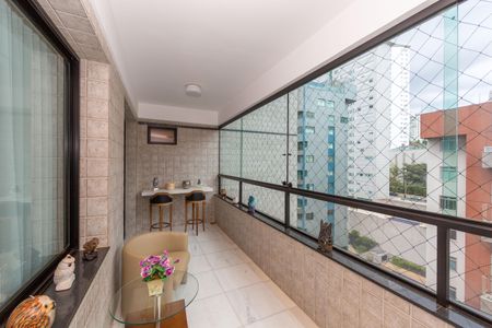 Apartamento à venda com 136m², 4 quartos e 3 vagas Apartamento à venda com 136m², 4 quartos e 3 vagasVaranda