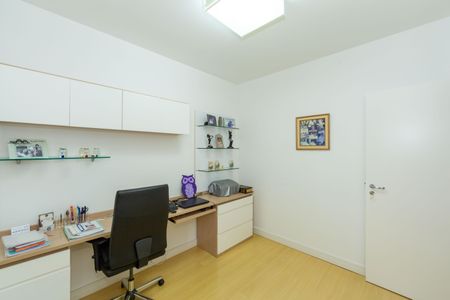 Apartamento à venda com 136m², 4 quartos e 3 vagas Apartamento à venda com 136m², 4 quartos e 3 vagasQuarto 2