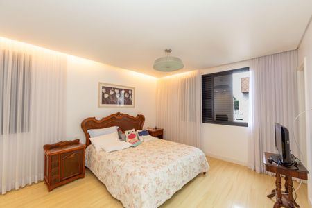 Apartamento à venda com 136m², 4 quartos e 3 vagas Apartamento à venda com 136m², 4 quartos e 3 vagasQuarto 3