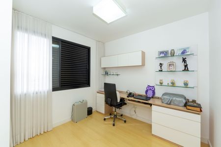 Apartamento à venda com 136m², 4 quartos e 3 vagas Apartamento à venda com 136m², 4 quartos e 3 vagasQuarto 2