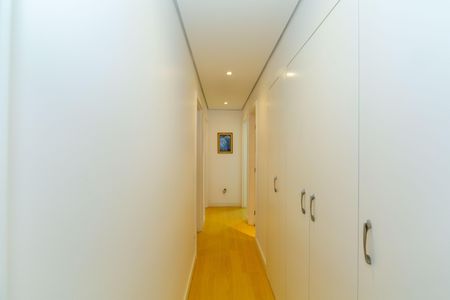 Apartamento à venda com 136m², 4 quartos e 3 vagas Apartamento à venda com 136m², 4 quartos e 3 vagasCorredor