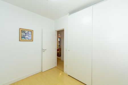 Apartamento à venda com 136m², 4 quartos e 3 vagas Apartamento à venda com 136m², 4 quartos e 3 vagasQuarto 2