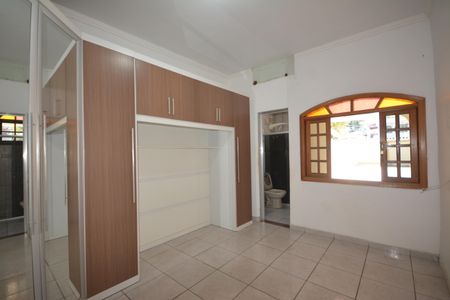 Casa para alugar com 280m², 4 quartos e 5 vagasQuarto 1 Suite