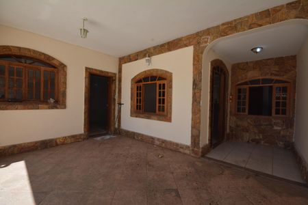 Casa para alugar com 280m², 4 quartos e 5 vagasGaragem