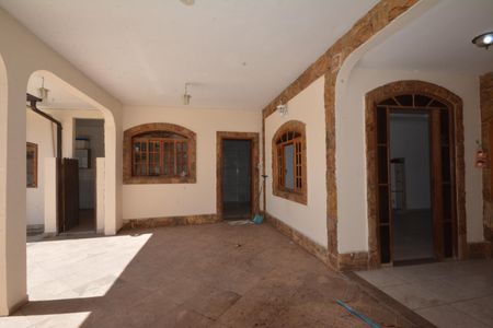 Casa para alugar com 280m², 4 quartos e 5 vagasGaragem