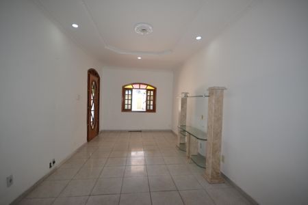 Casa para alugar com 280m², 4 quartos e 5 vagasSala