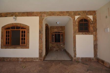 Casa para alugar com 280m², 4 quartos e 5 vagasGaragem