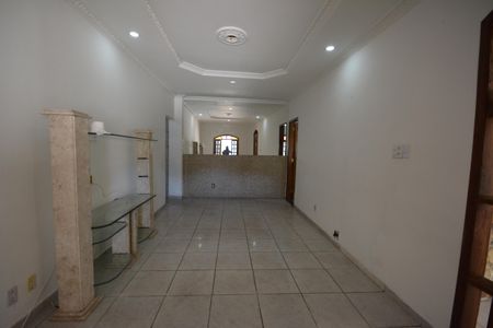 Casa para alugar com 280m², 4 quartos e 5 vagasSala