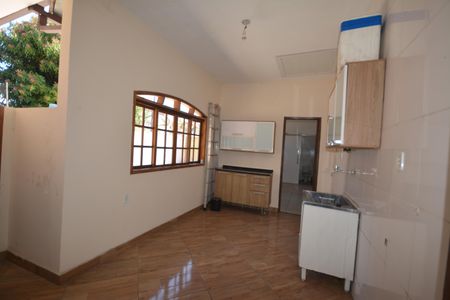 Casa para alugar com 280m², 4 quartos e 5 vagasÁrea de Serviço