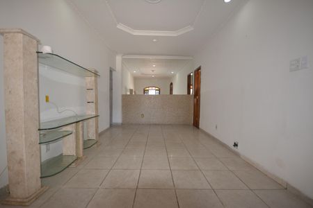 Casa para alugar com 280m², 4 quartos e 5 vagasSala