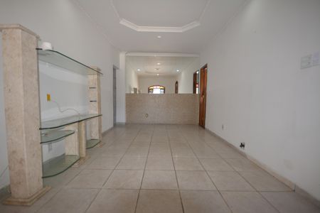 Casa para alugar com 280m², 4 quartos e 5 vagasSala